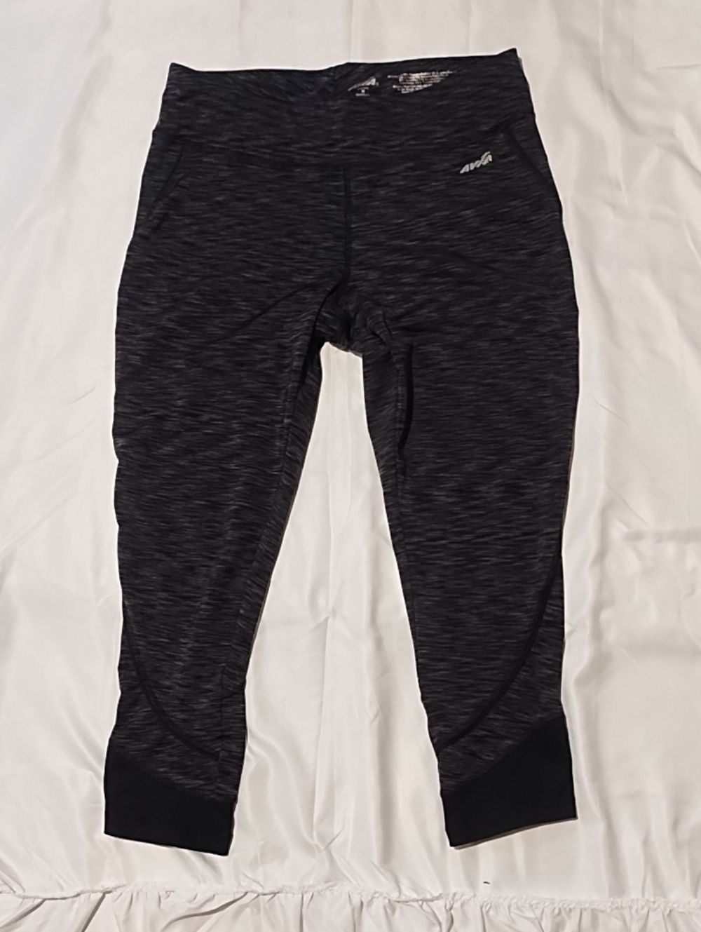 Avia Black Heather Capri Leggings VGC Size Medium.